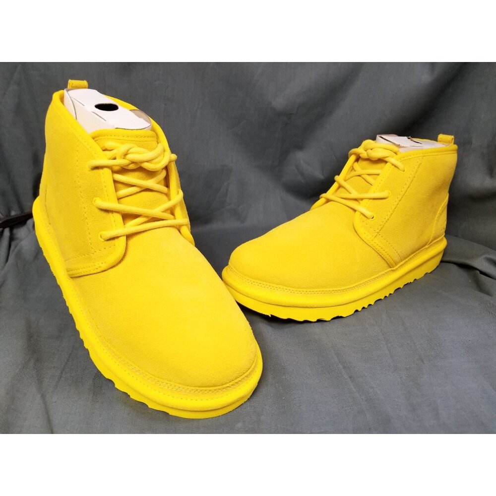 UGG K Neumel II Boot Kids Suede Lace-Up Yellow Size 6 NEW w/DEFECT!